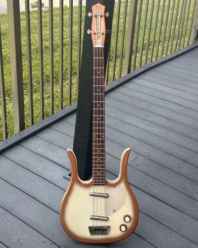 1962 Danelectro Longhorn 4-string Bass