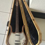 1962 Danelectro Longhorn 4-string Bass