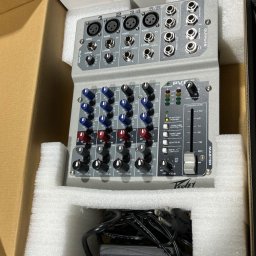 2000 Peavey PV6 USB Compact Mixer