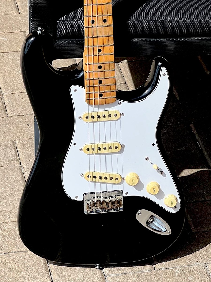 69 reissue stratocaster