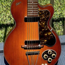 1956 Hofner model 127 Club 50