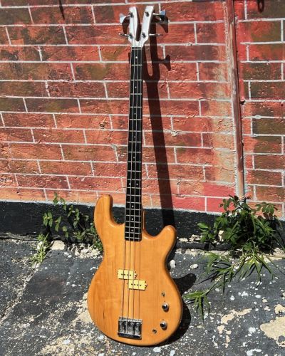 1980 Kramer DMZ4001 Bass