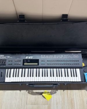 1985 Yamaha DX-7 FD Synthesizer