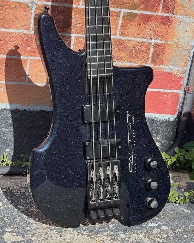 1993 Kubicki Factor Bass