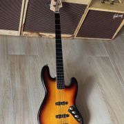 2006 Squier by Fender Jazz Bass “Jaco” Fretless Reissue