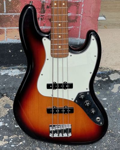 2022 Fender Jazz Bass